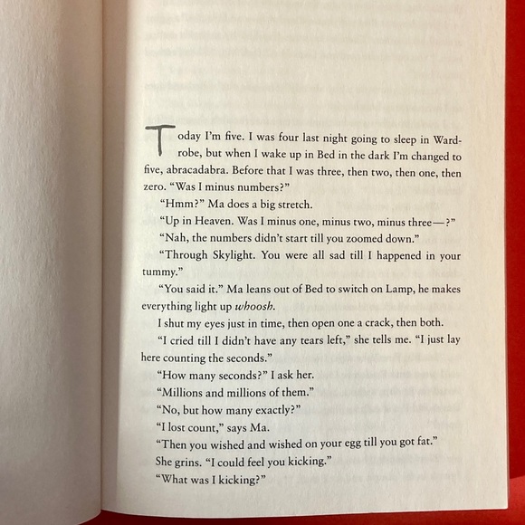 Room A Novel By Emma Donoghue Softcover Book 321 Pages - Picture 2 of 16